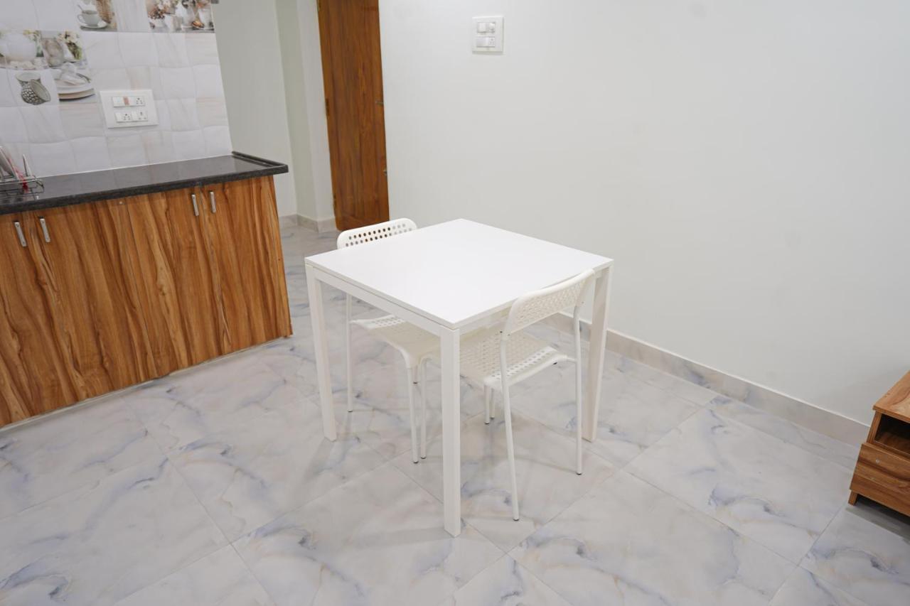Mahasri Studio Apartments- Brand New Fully Furnished Air Conditioned Studio Apartments Тирупати Экстерьер фото