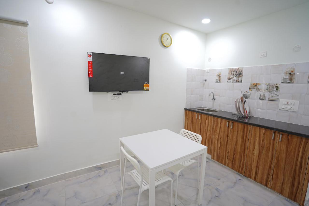 Mahasri Studio Apartments- Brand New Fully Furnished Air Conditioned Studio Apartments Тирупати Экстерьер фото