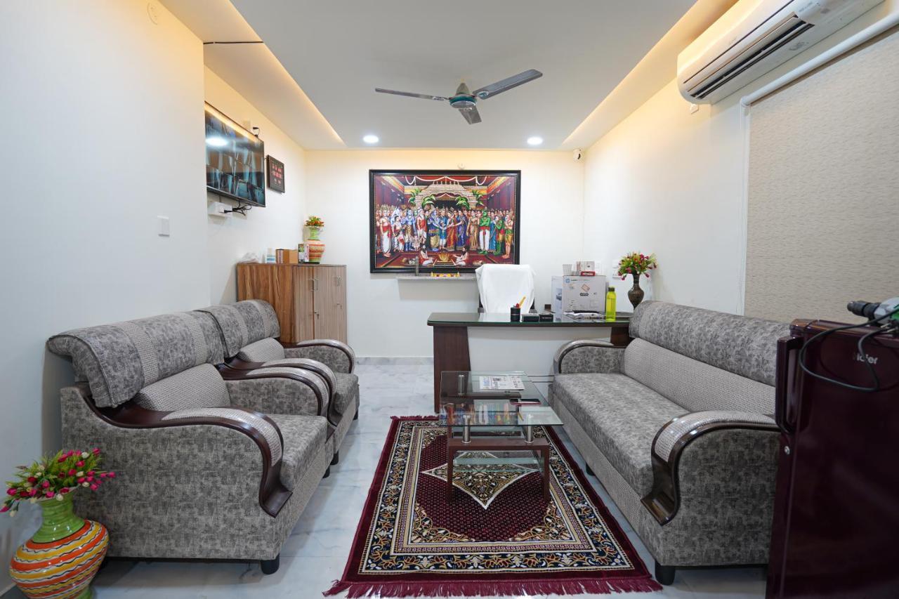Mahasri Studio Apartments- Brand New Fully Furnished Air Conditioned Studio Apartments Тирупати Экстерьер фото
